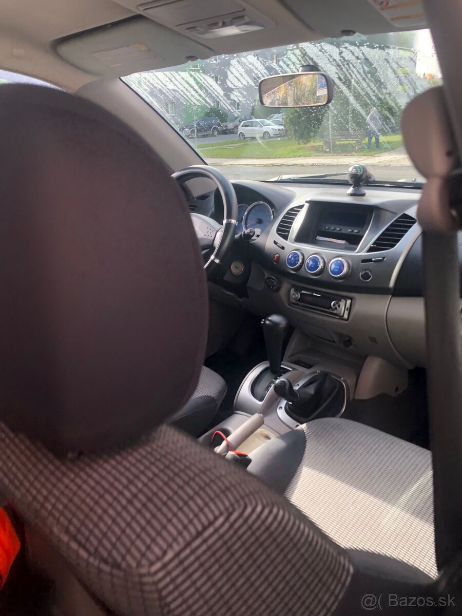 MITSUBISHI L200 2,5 DID - 7