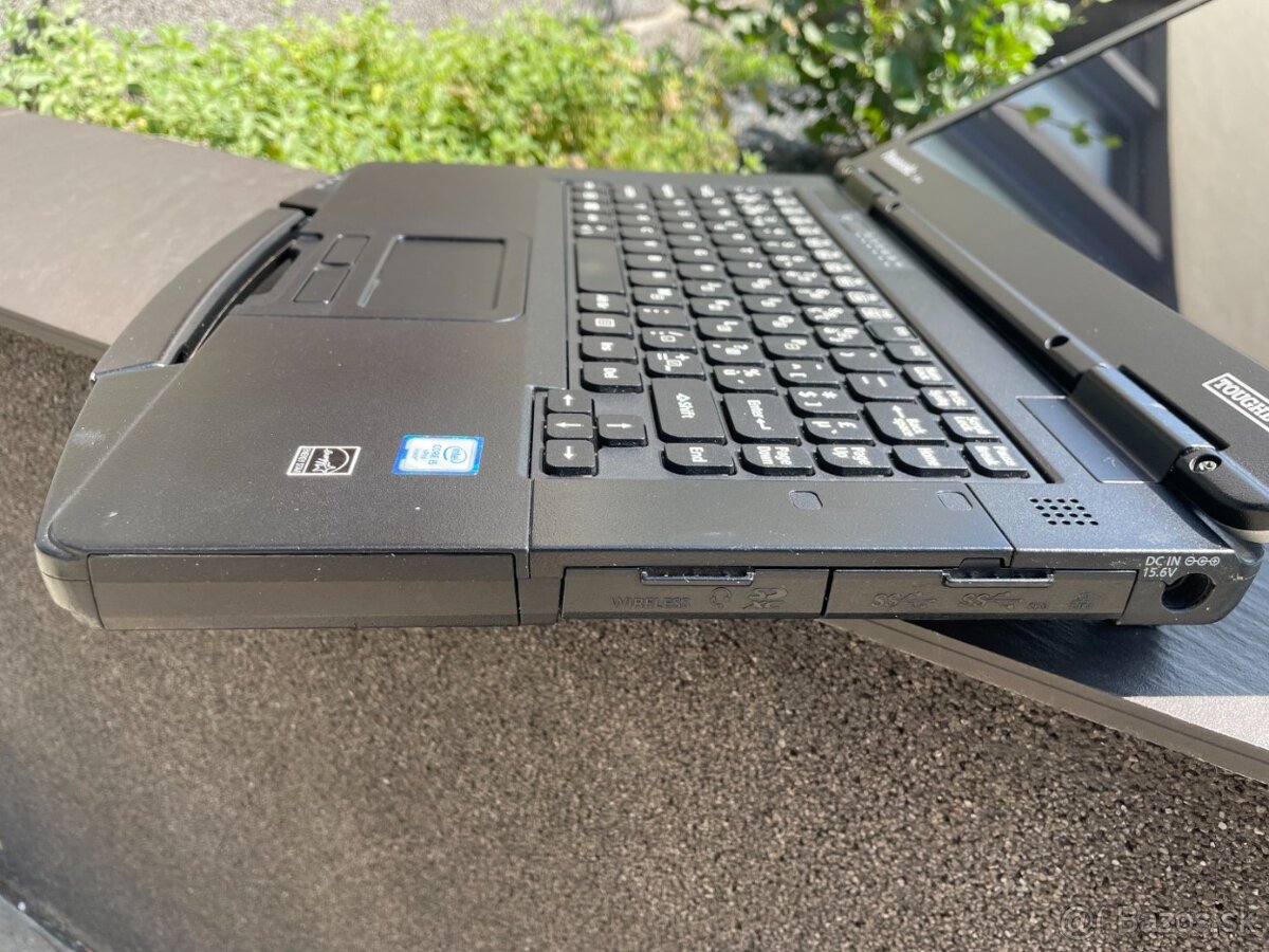 vojenský Panasonic CF-54 - 6.gen CPU / COM port / 4G LTE - 7