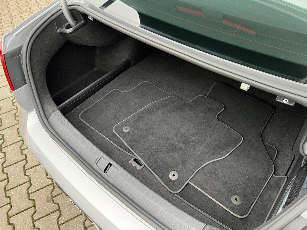 Volkswagen Passat 2.0 TDI Elegance DSG - 7