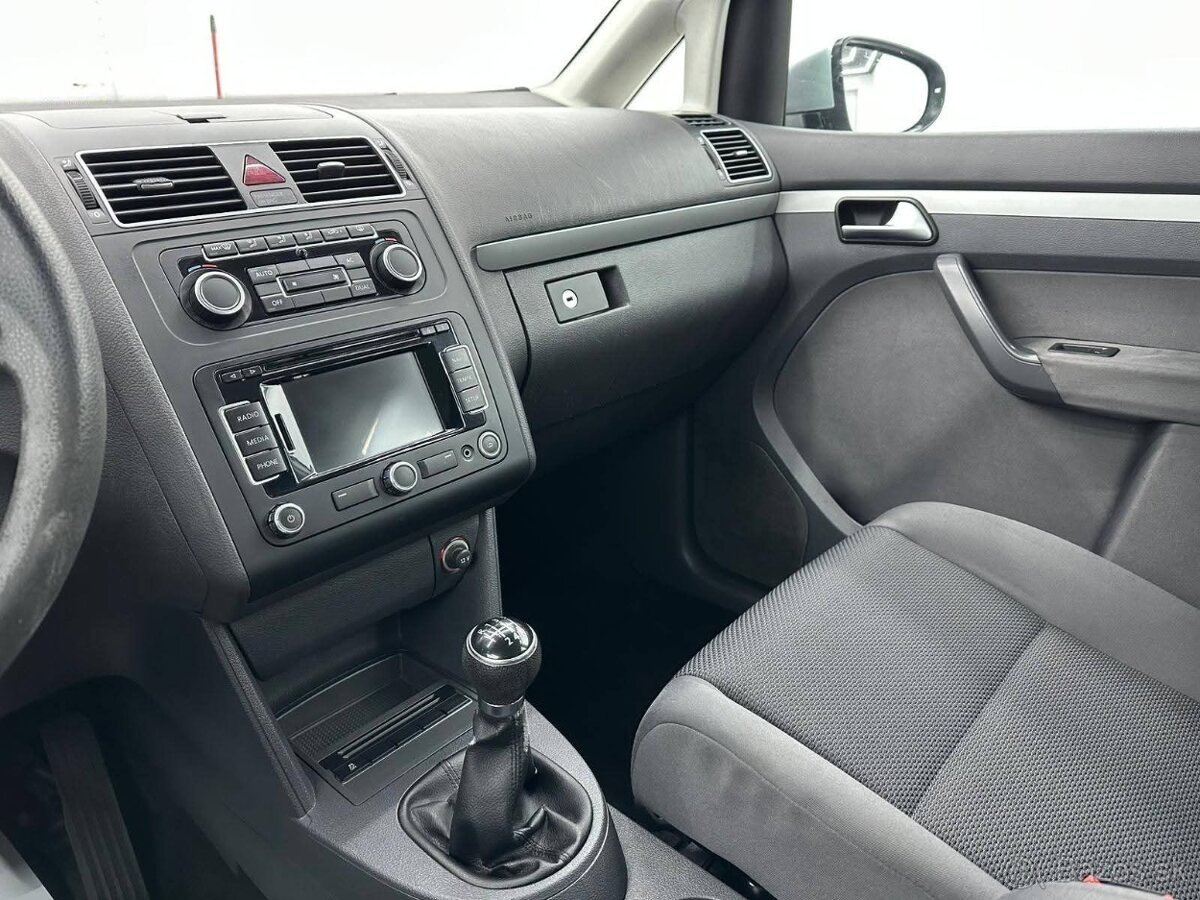 Touran 1,6 TDI Trendline M6 77kW - 7