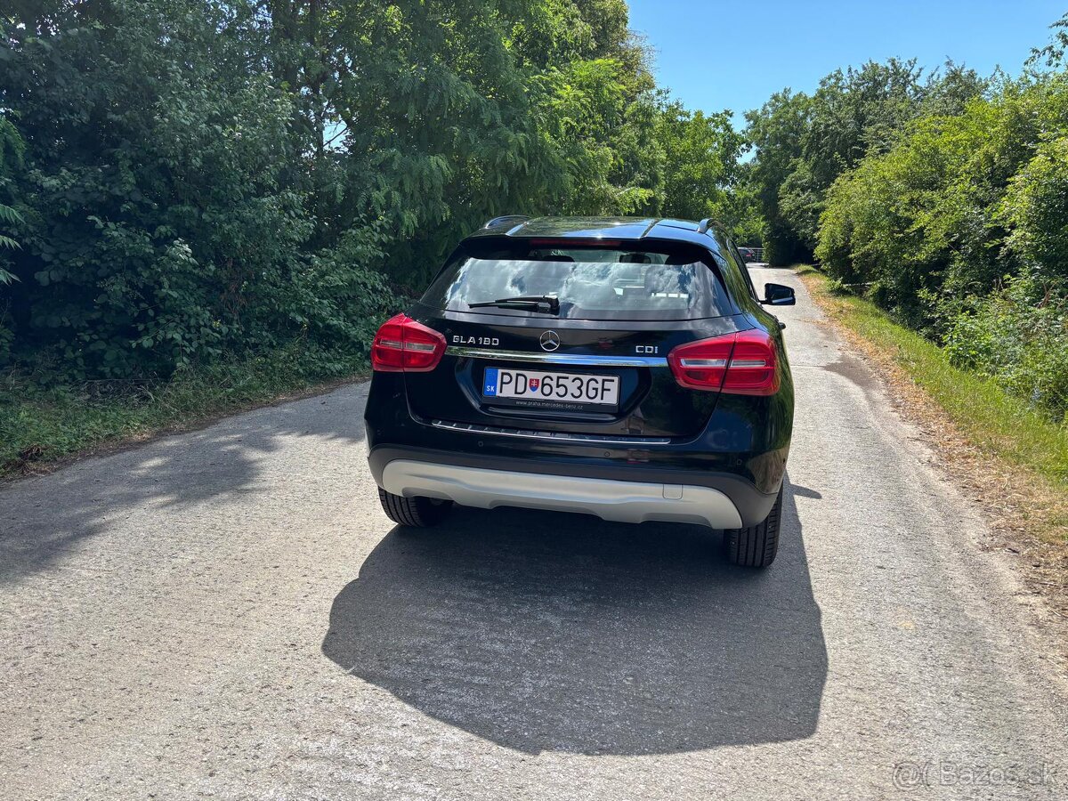 Mercedes-Benz GLA 180 d - 7