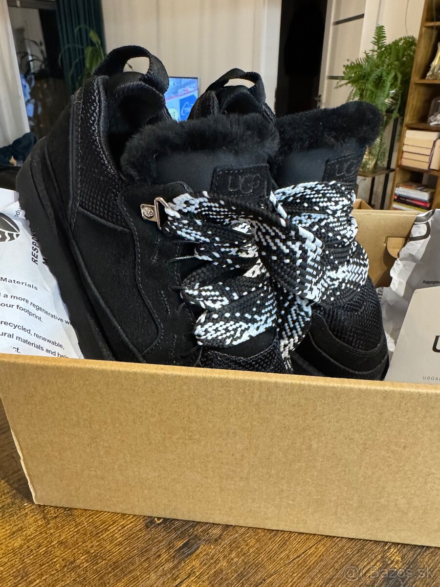 UGG lowmel cierne v.39 Skladom - 7