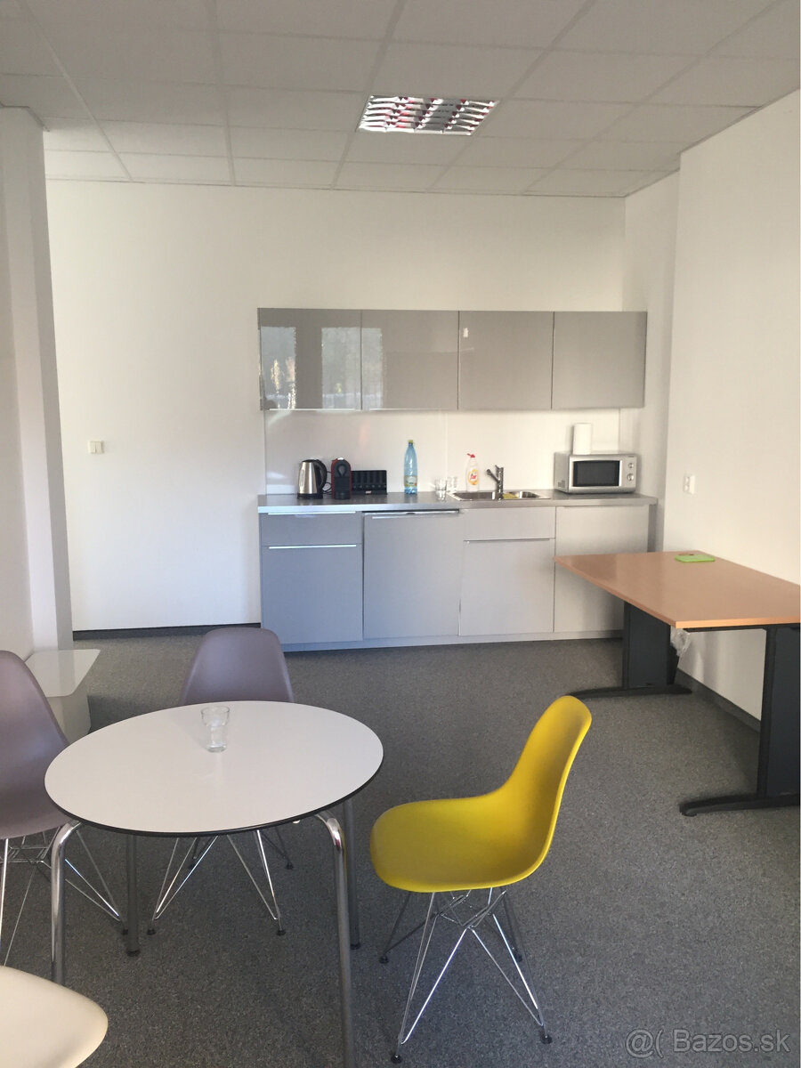 Polyfunkčná budova Petržalka - 7