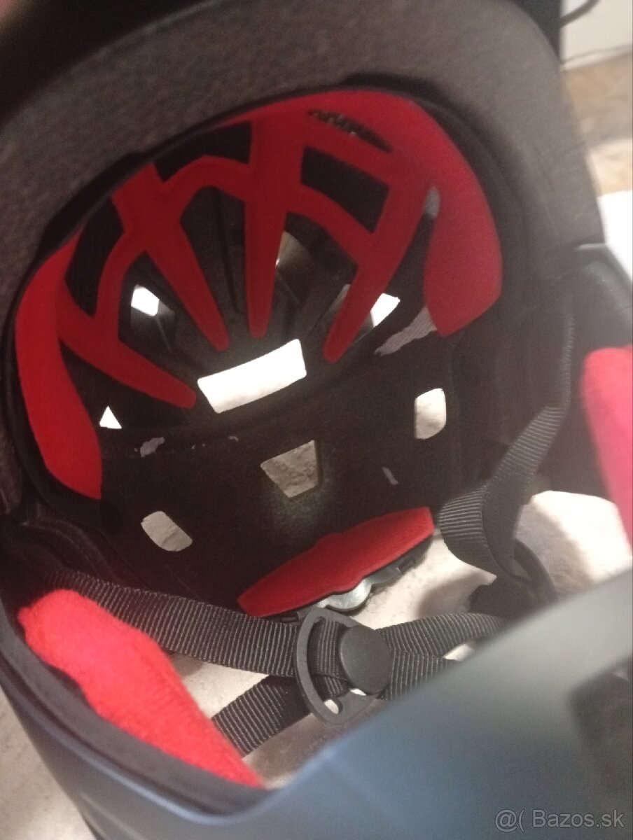 ČISTO NOVÁ PRILBA - 7