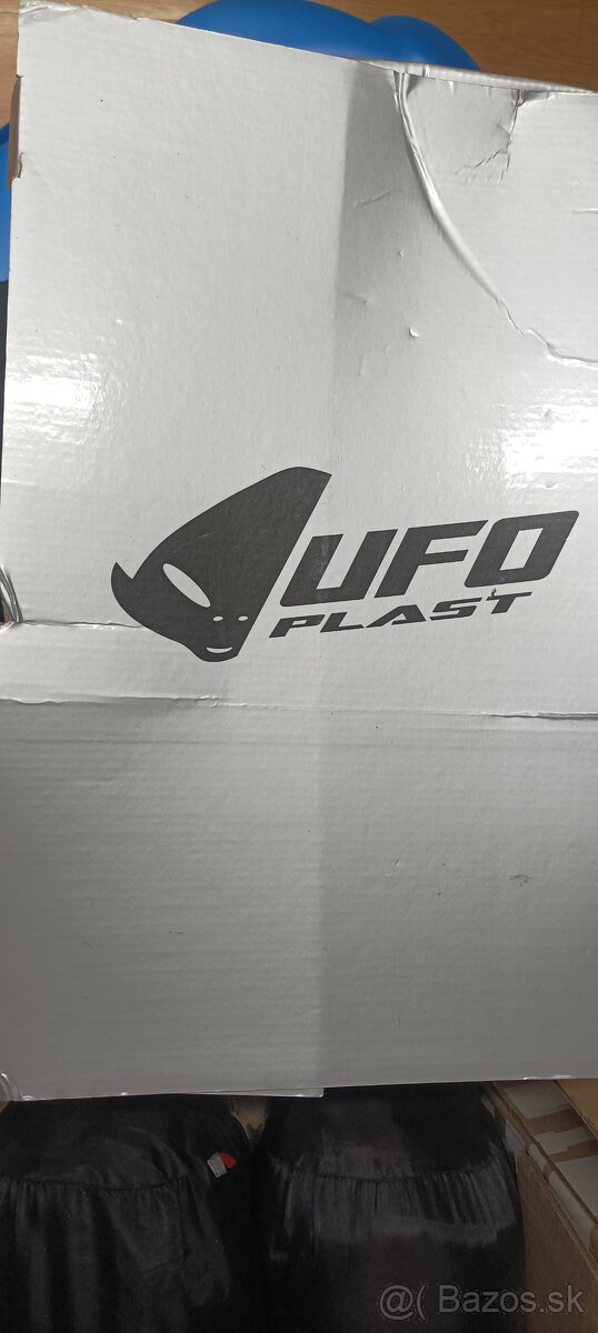 Prilba UFO Echus Carbon čierna - 7