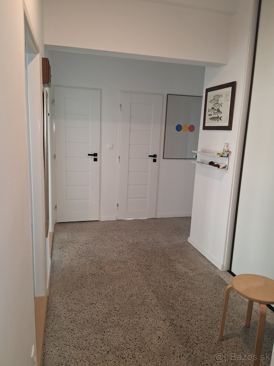Prenájom 2 izb. bytu s peknou rekonštrukciou pri OC Centrál - 7