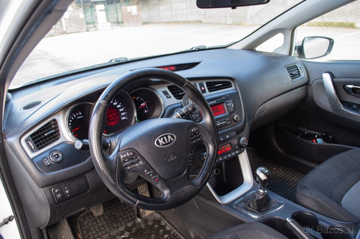 Kia Ceed SW 1.6 GDI - 7