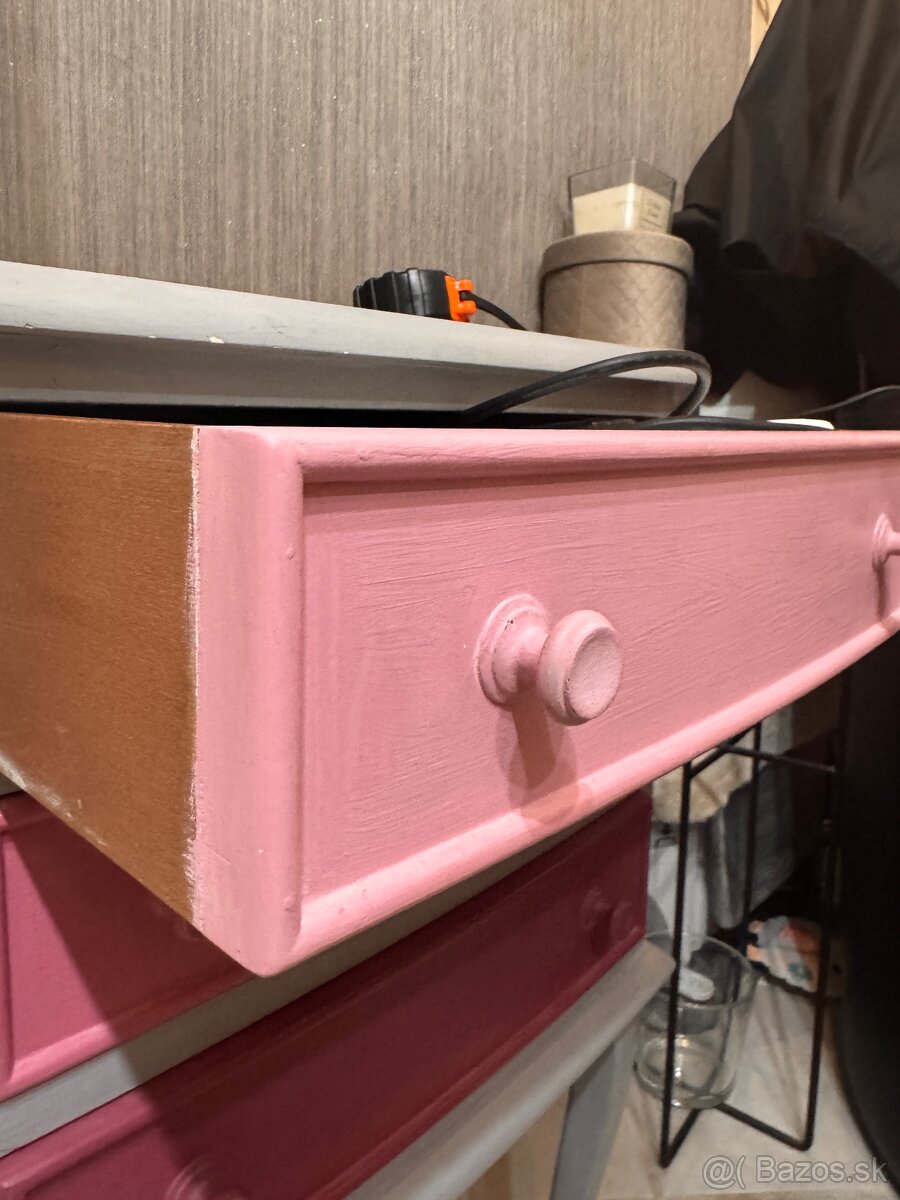 Drevená komodka/stolík - 7