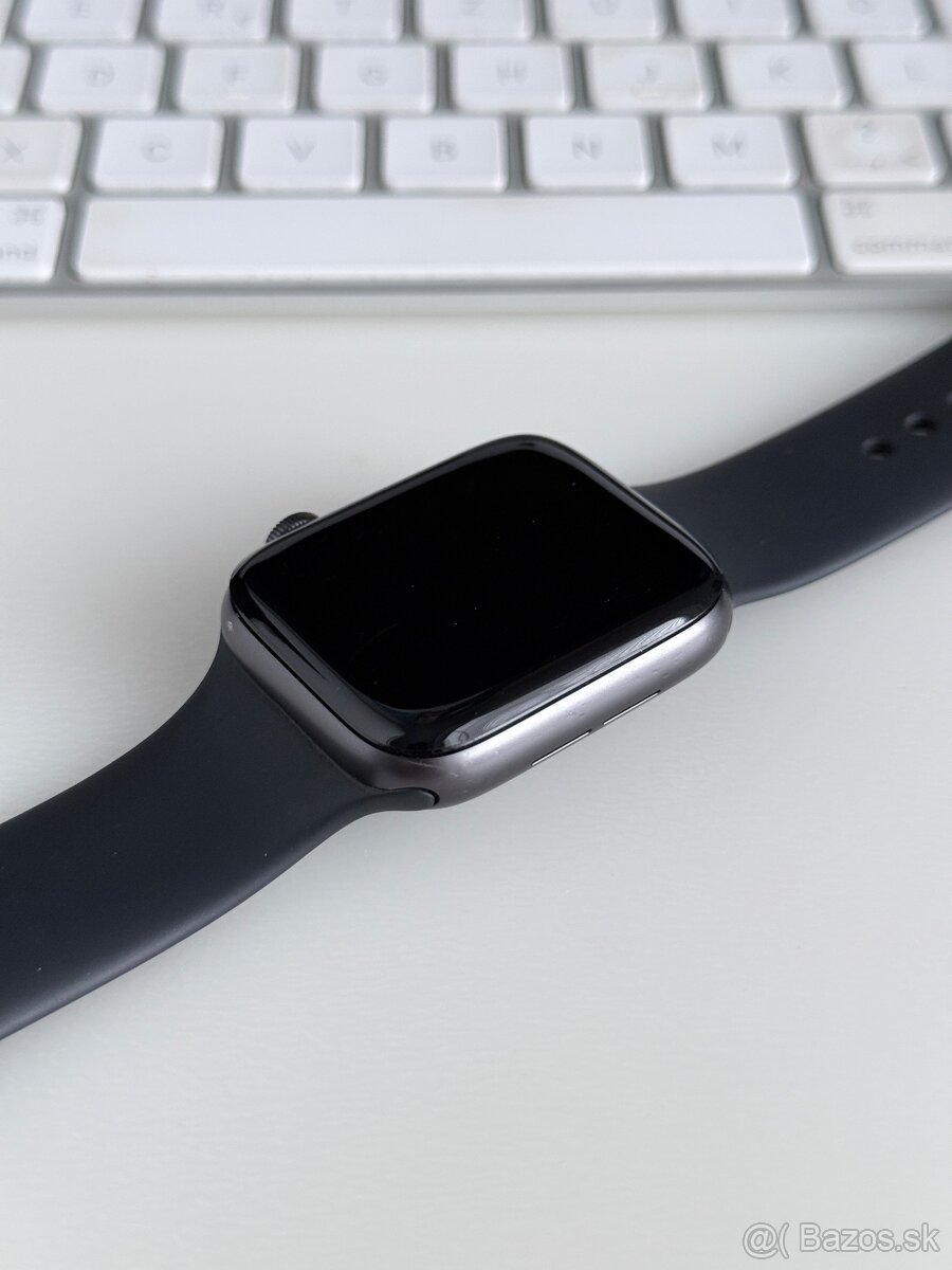 Apple Watch SE 1 GPS Space Gray 44mm - 7