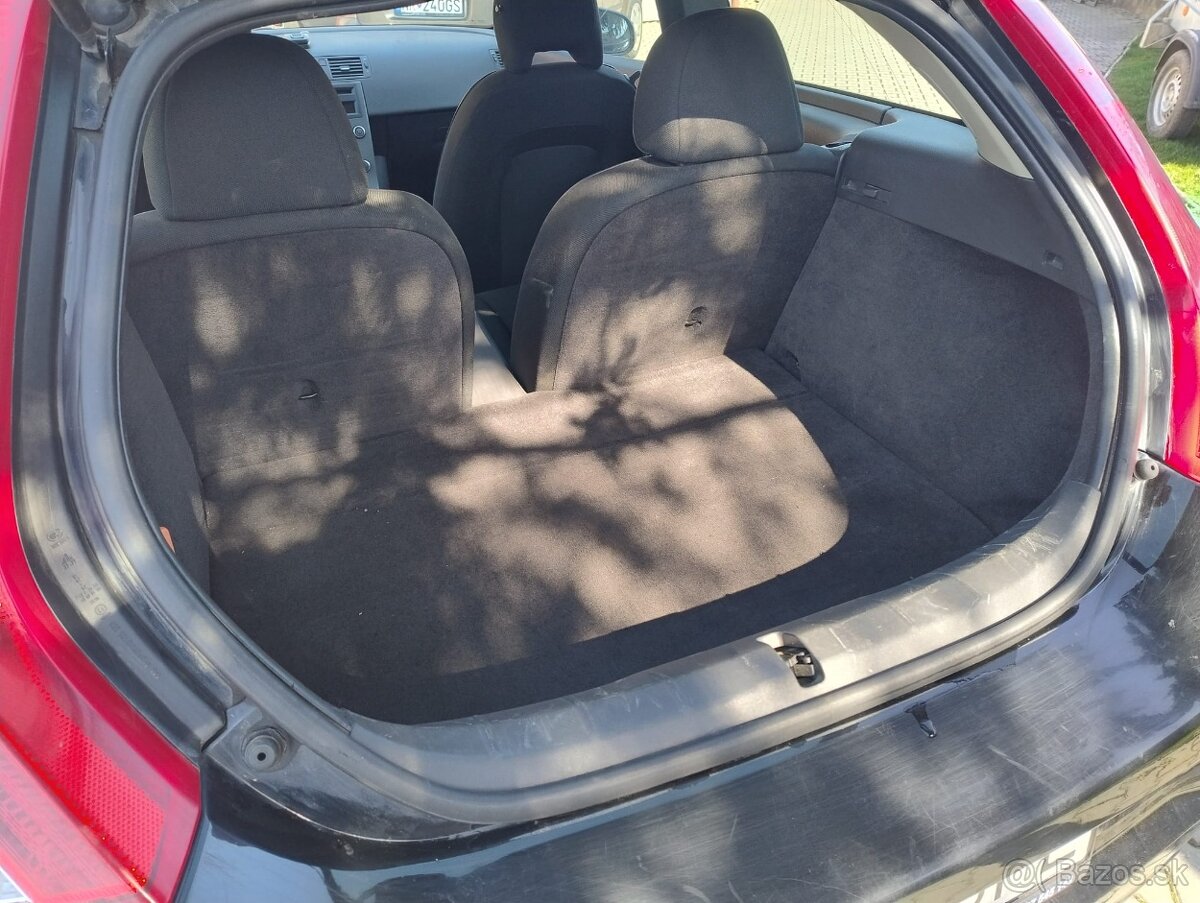 Volvo C30 D2 Kinetic, 84 kW, 6-st. manuál - 7