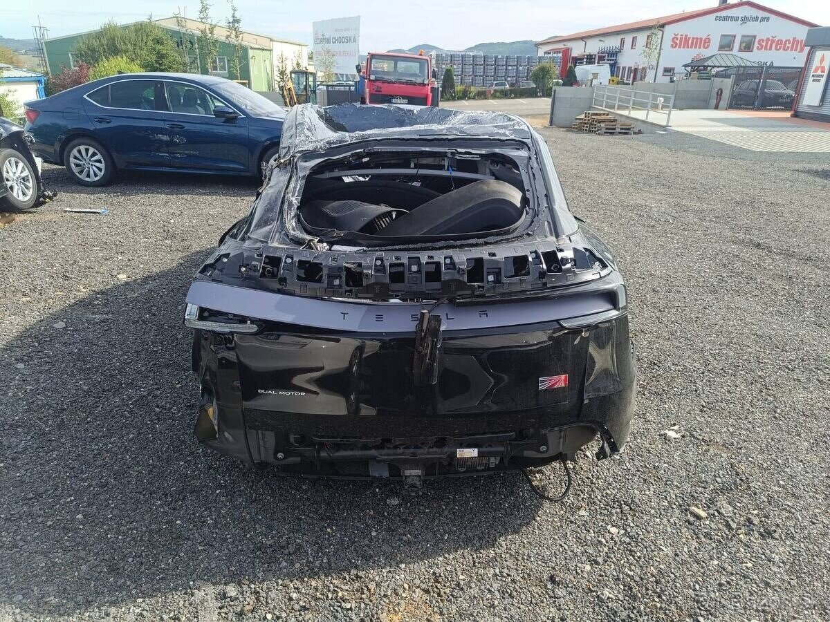 Tesla Model Y Long Range Dual AWD - 7