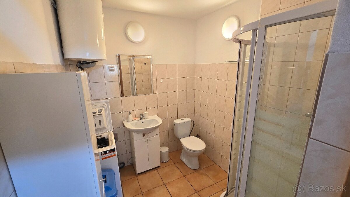 Exkluzívna Ponuka: Rodinný Dom s Obrovským Pozemkom a Potenc - 7