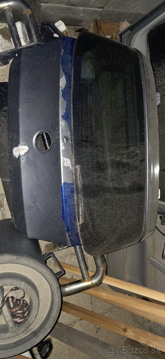 BMW rad 1 e87 zadny nárazník + kufrove dvere - 7