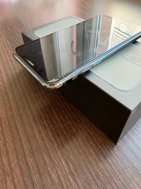 iPhone 11 Pro + Apple Sluchátka EarPods - 7