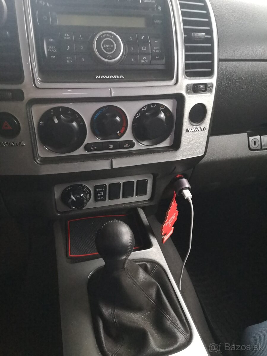 Nissan Navara 2,5 4x4 - 7