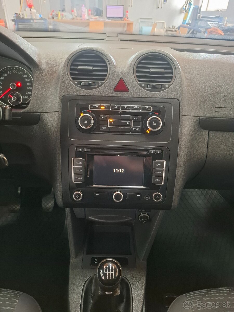Predám VW Caddy 2.0 tdi - 7