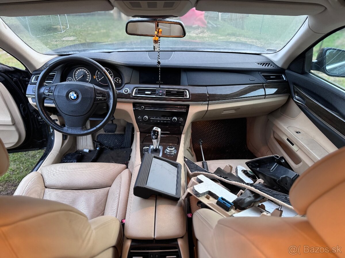 ROZPREDAM BMW 750Li - 7