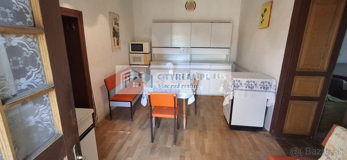 ZNÍŽENÁ CENA Ponúkame na predaj 100 ročný sedliacky dom v T - 7