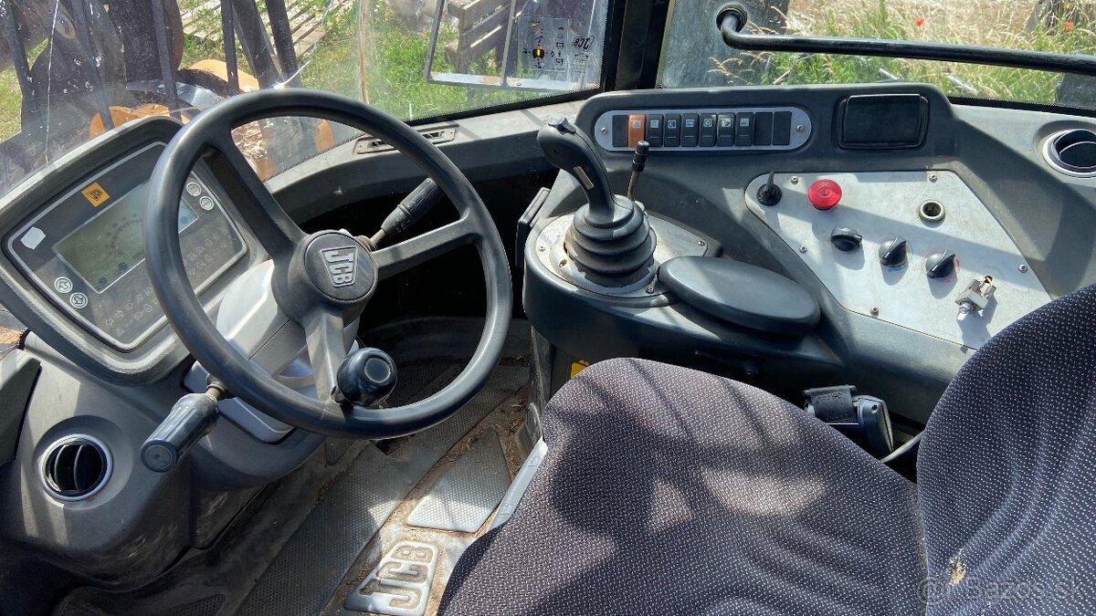 kolesový čelný nakladač JCB 456 - 7