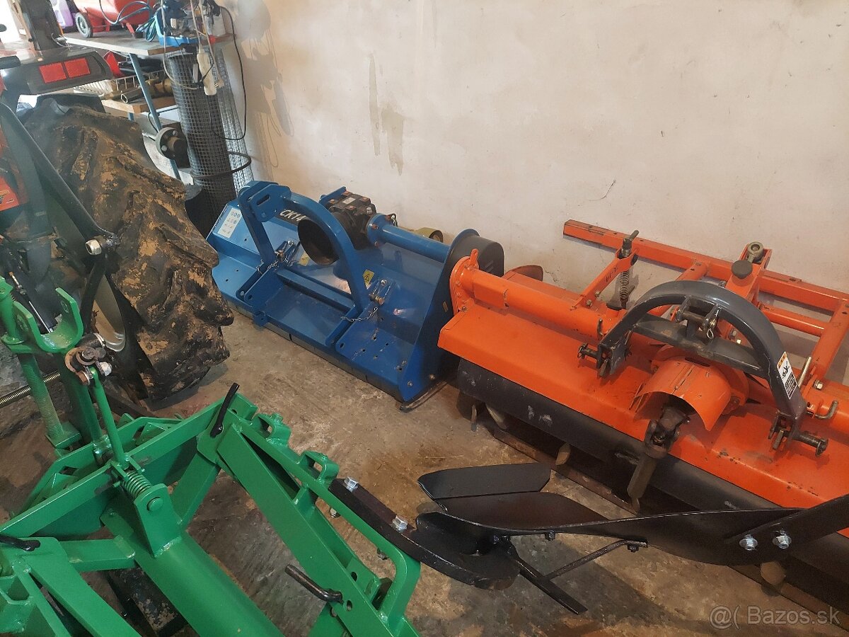 Malotraktor Hitachi XT270 - 7