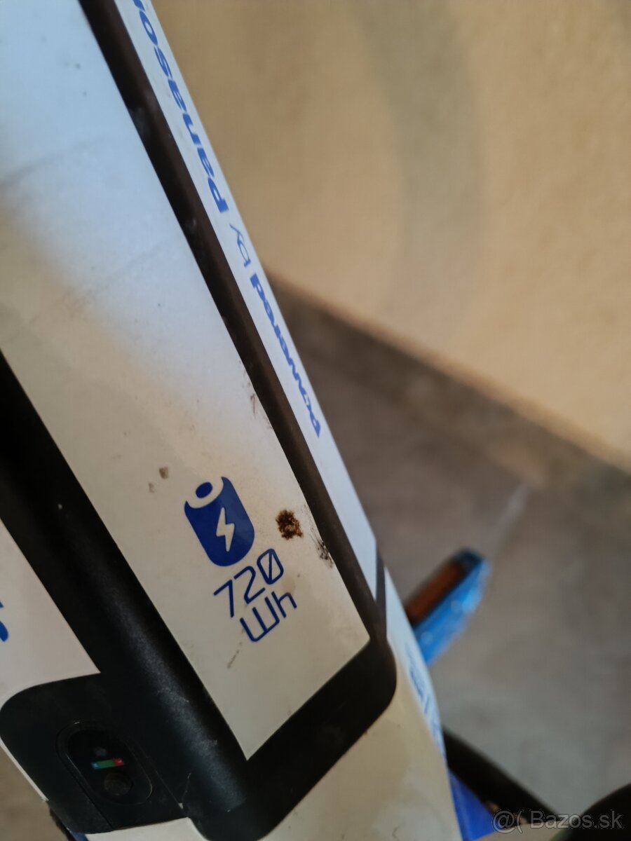 Crussis e - Largo 9,6 M modro červená 2021 - 7