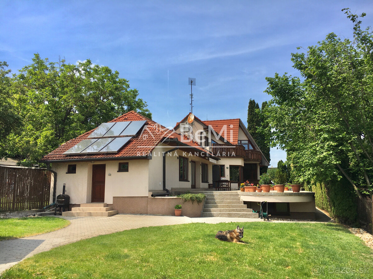 Výnimočný 7 izbový dom v Zbehoch – so saunou a bazénom - 7