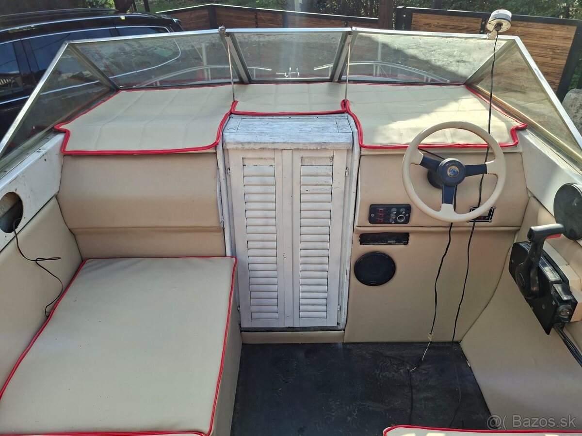 🚤 Predám Loď - štýlový motorový čln – pripravený na leto ☀️ - 7