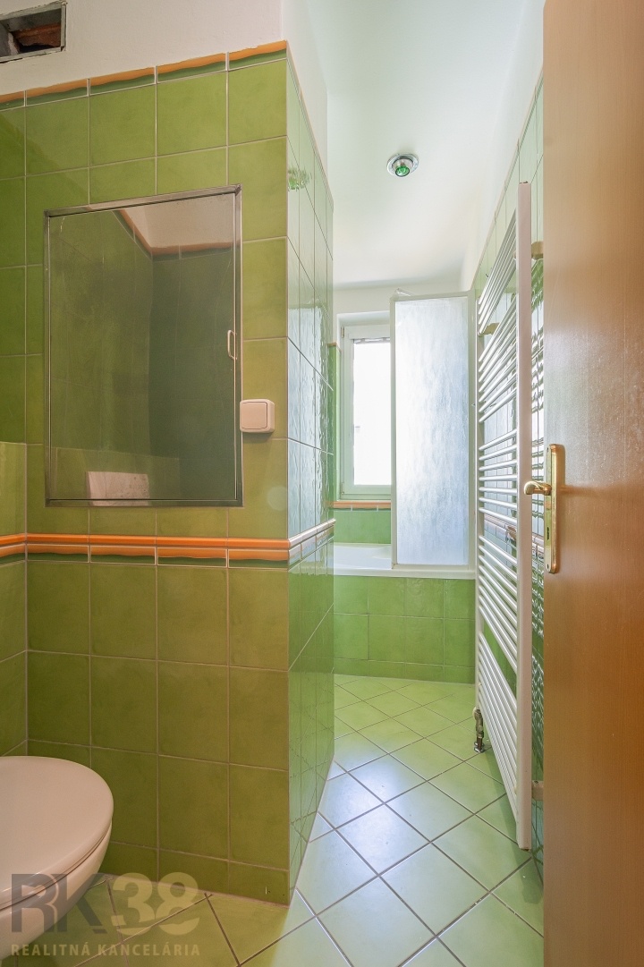 Na predaj 3-izbový byt v skvelej lokalite v centre mesta - 7