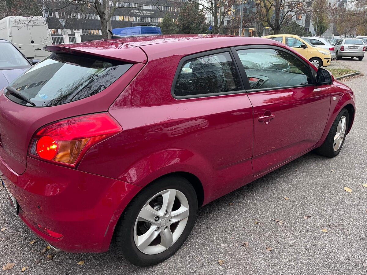 KIA ProCeed 1.6i 2008, výborný stav, STK do 2026 - 7