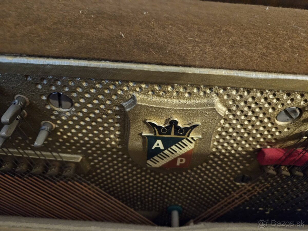 Predám klavír PETROF - 7