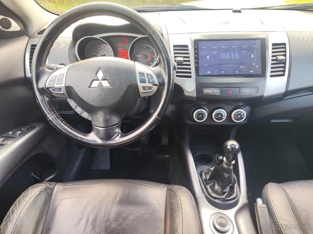 Mitsubishi Outlander 2.0 DI-D, 7 miest, 4x4 - 7