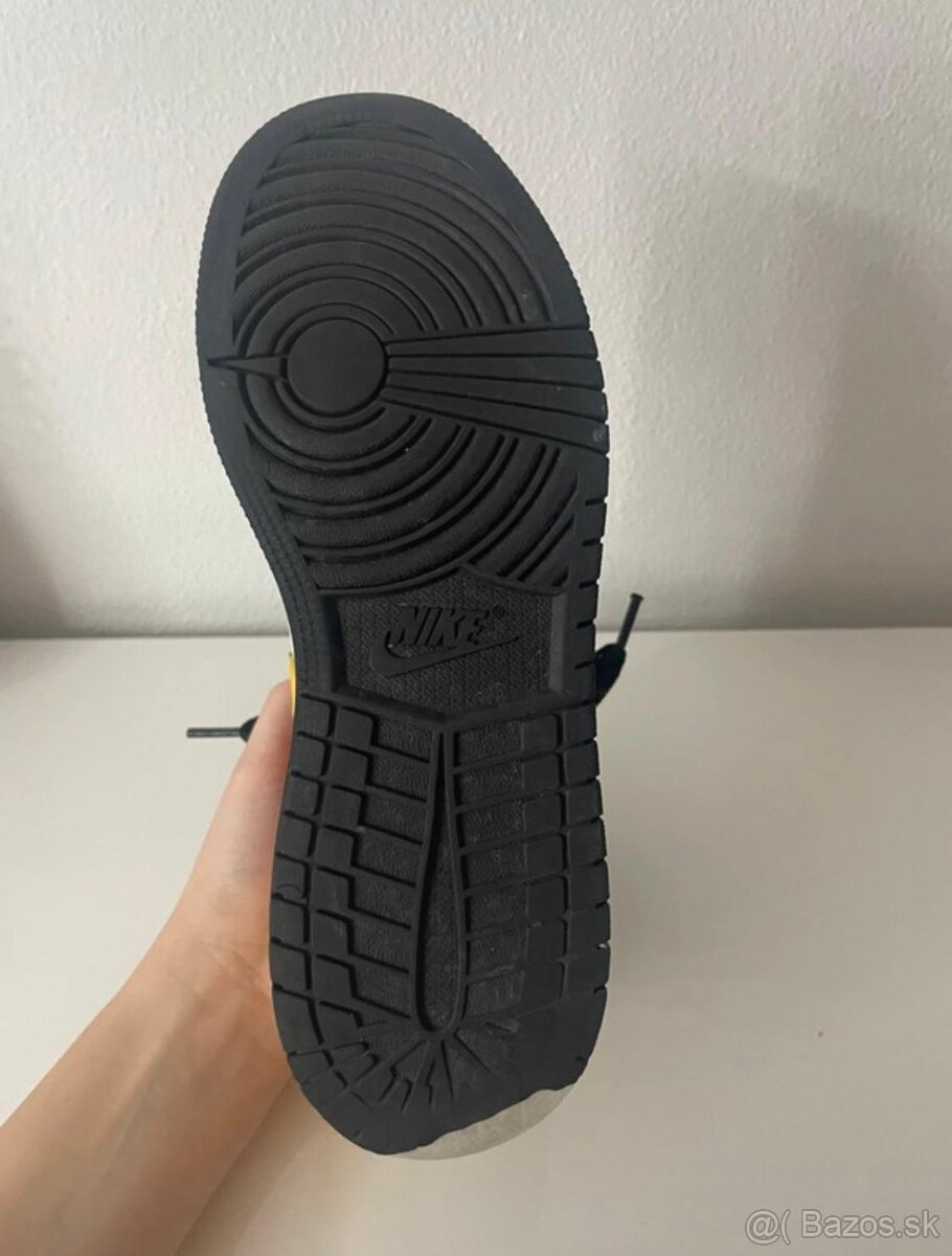 Predám Jordan 1 Mid. - 7