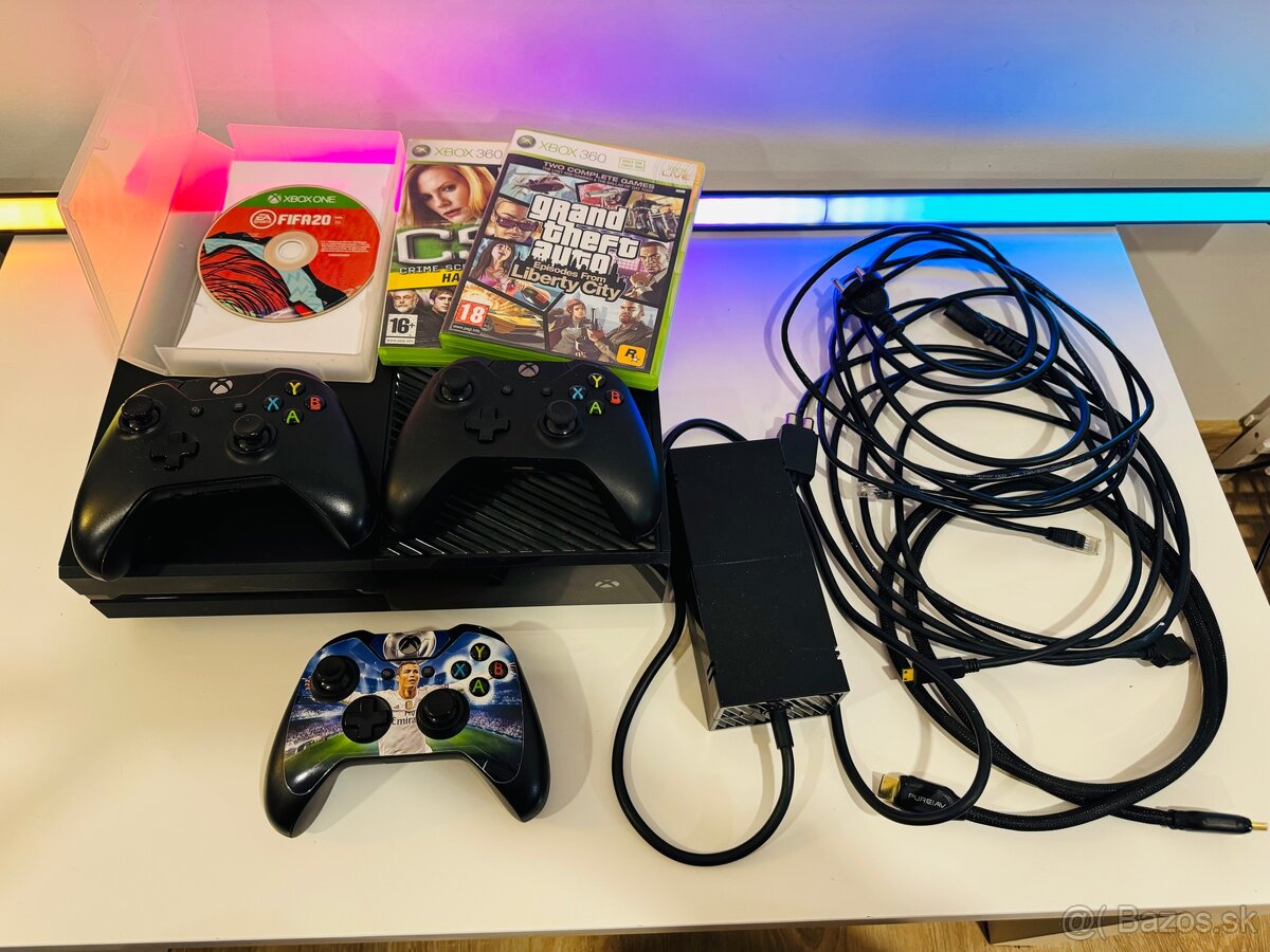 8 - TOP STAV XBOX ONE,3x ovládač,FIFA2020,GTA Liberty,C.S.I - 7