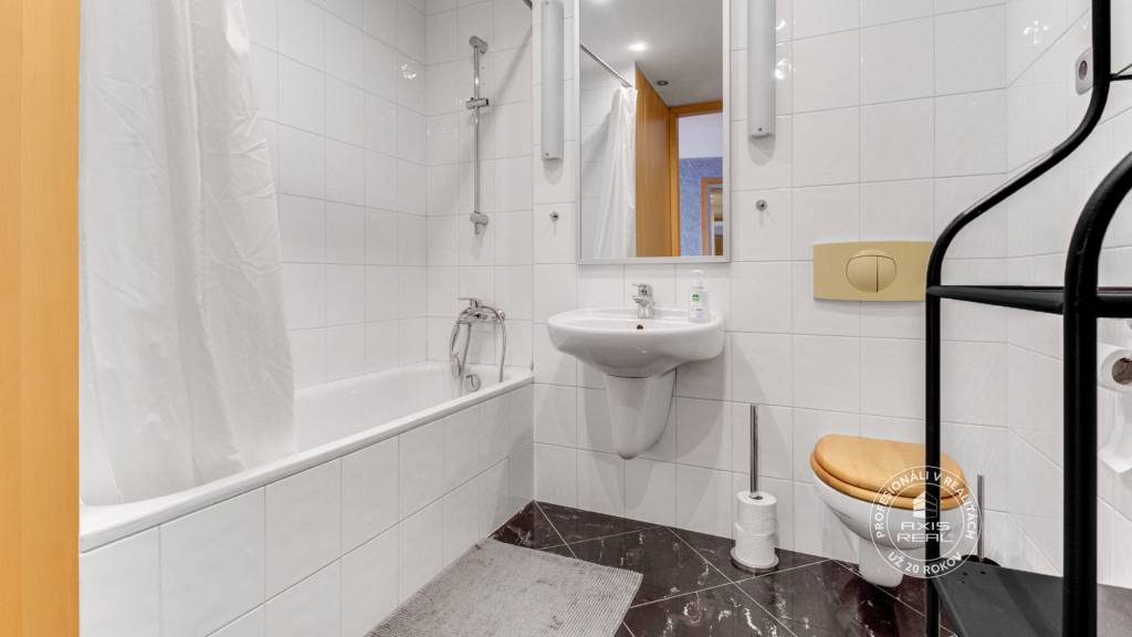 2-izb. byt, KRÁSNY VÝHĽAD, BA. Staré Mesto, Vajanského ul. - 7