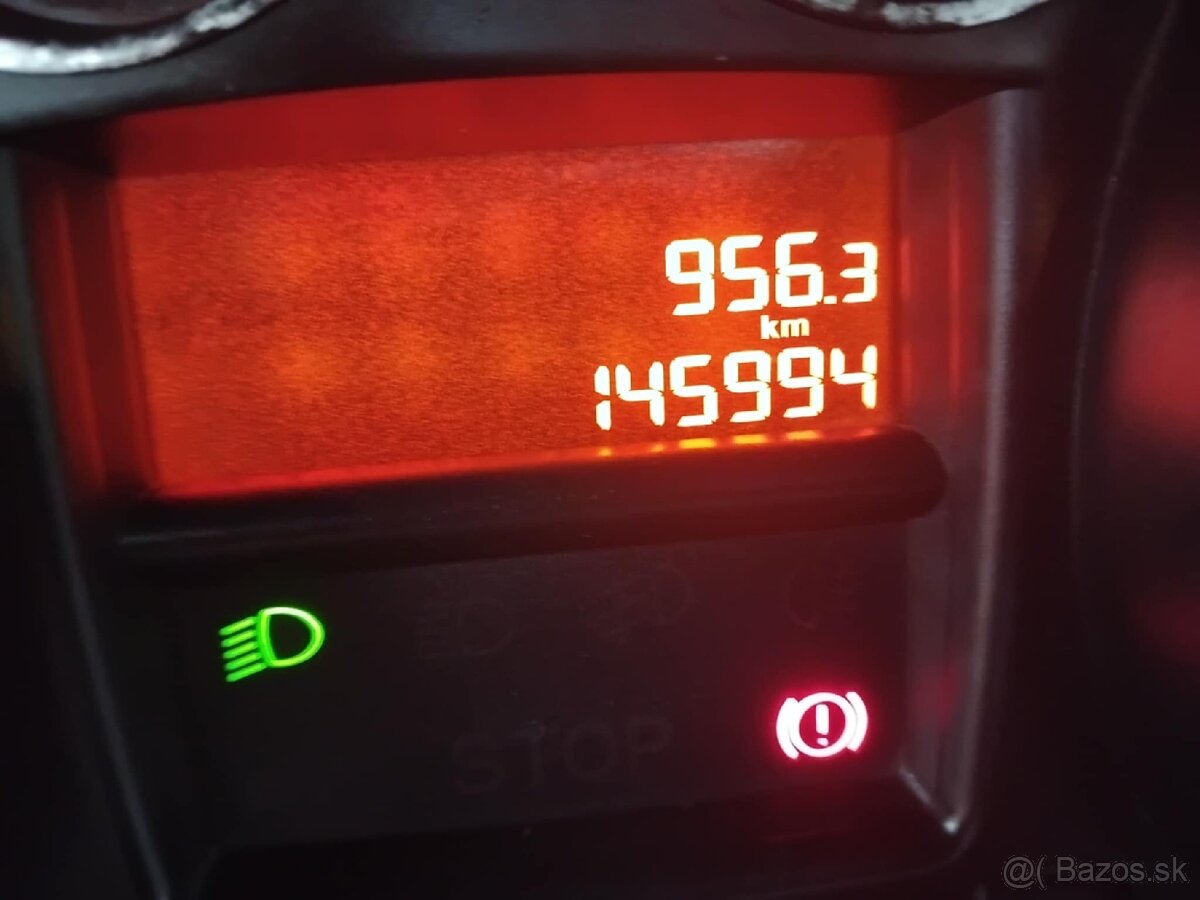 Peugeot 308 1.4 Benzín 145 900km - 7