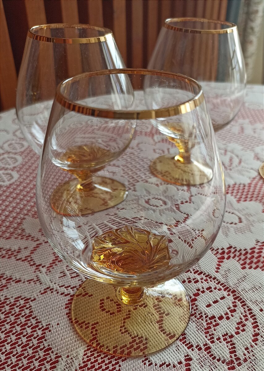 Konakové poháre na stopke - 7