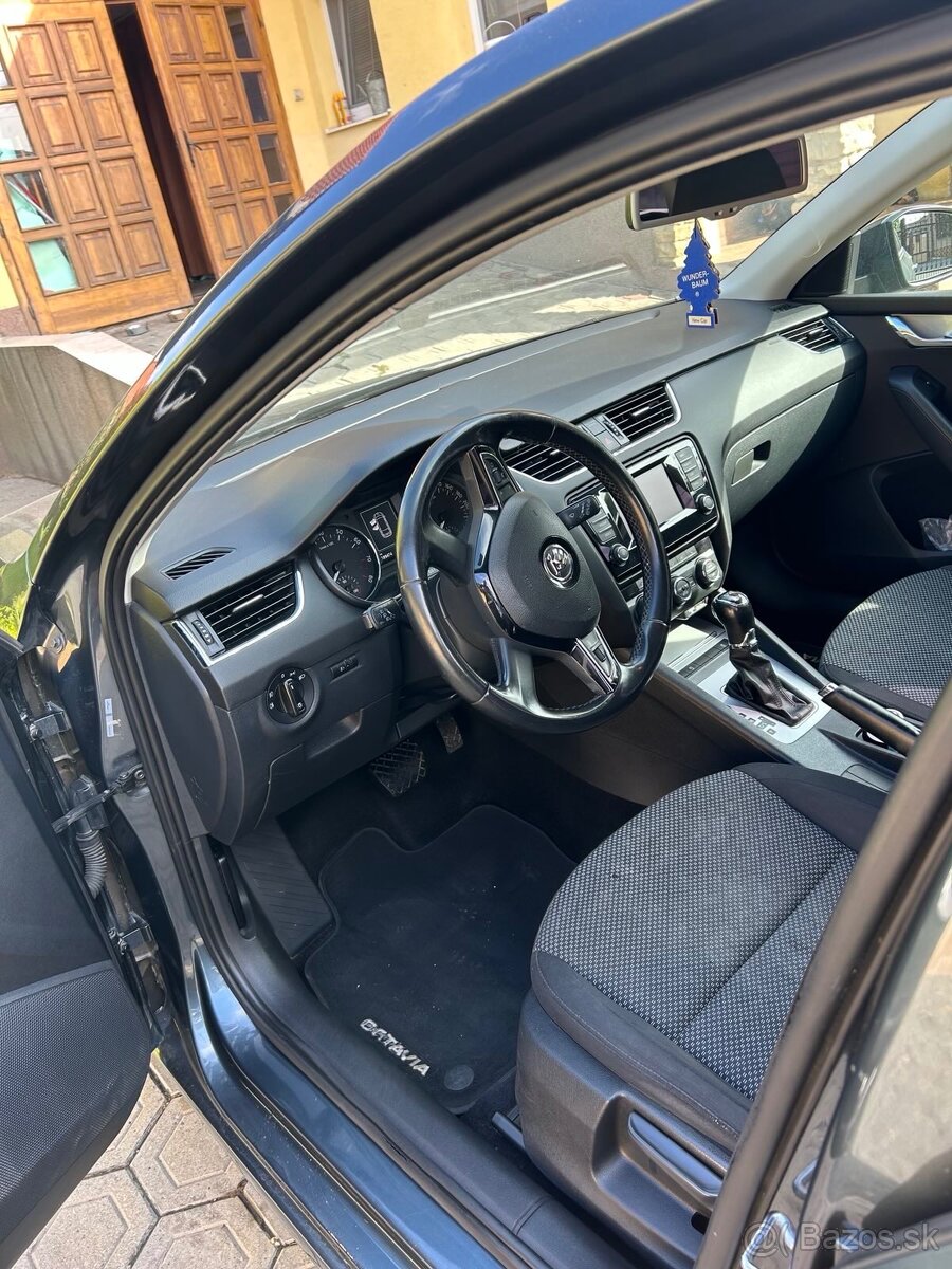 Škoda Octavia Kombi 1.8TSI 4x4 DSG - 7