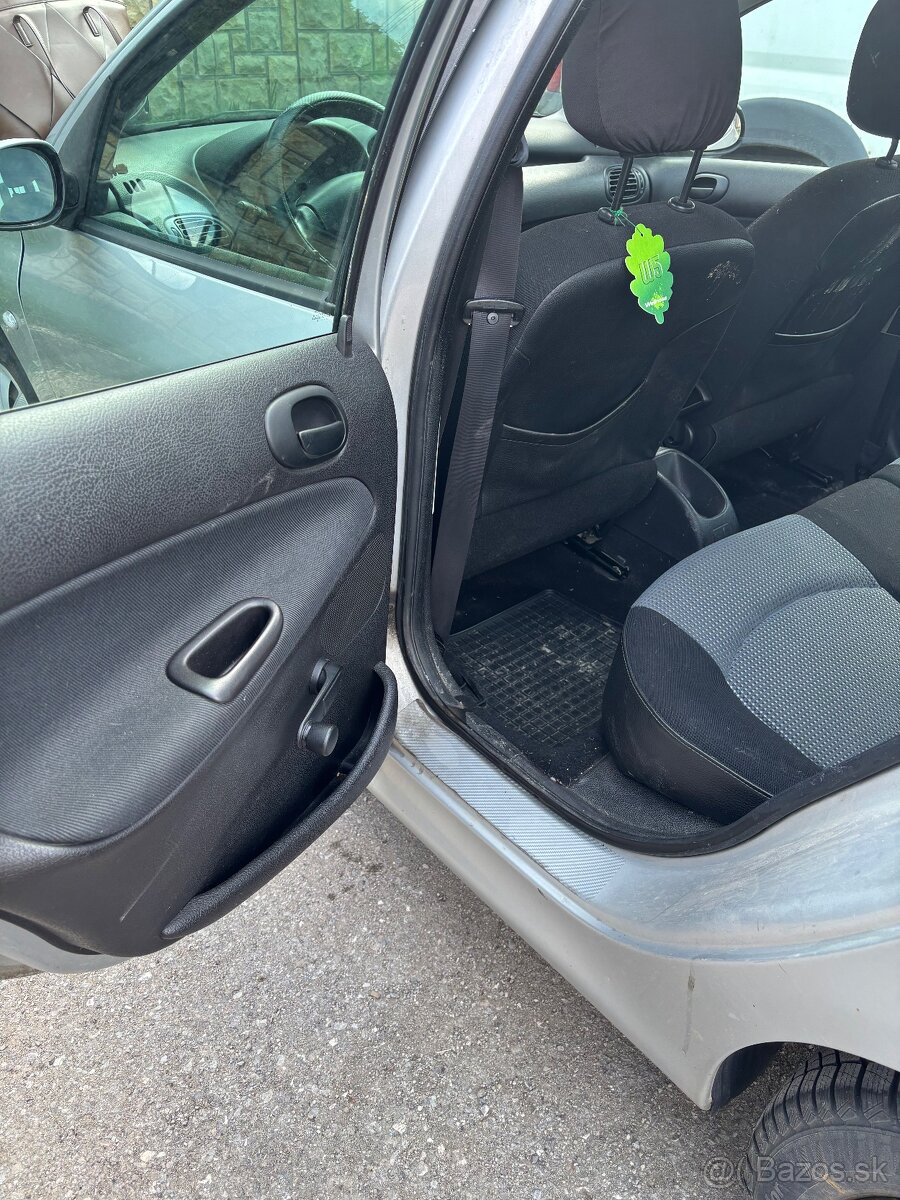 Peugeot 206 - 7