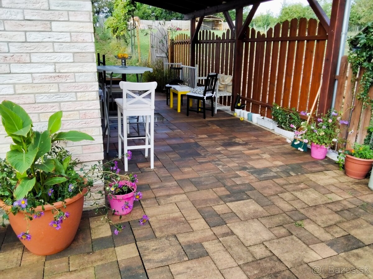 Výnimočná udalosť s dvomi domami a - 7