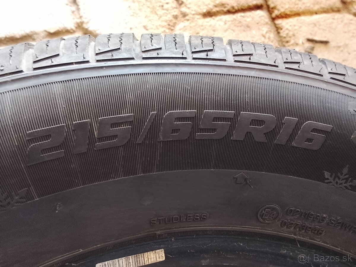 Predám zimné pneu 215/65r16 6/7mm - 7