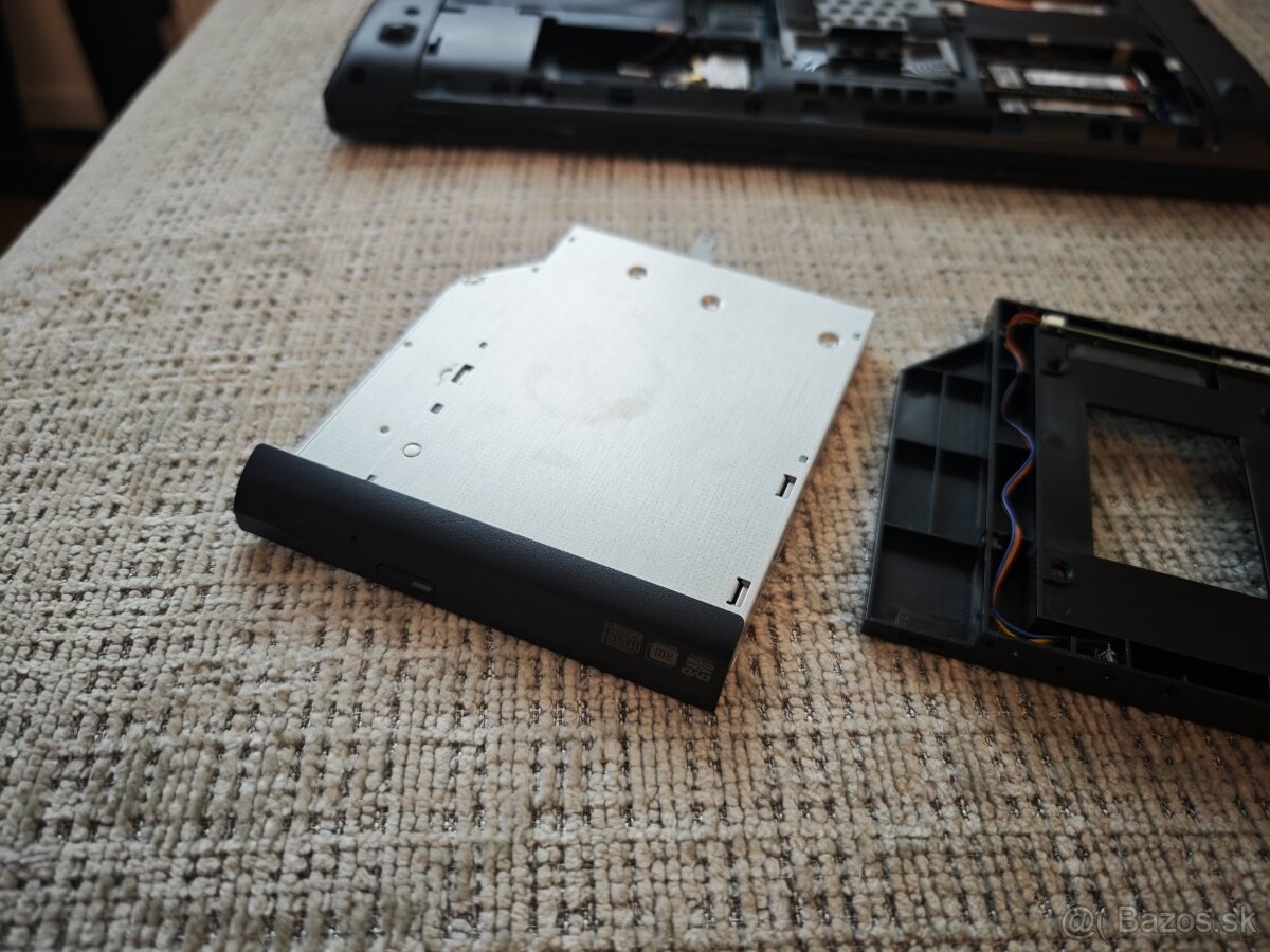 SilverStone TS09 – SATA HDD/SSD adaptér do notebooku (12,7 m - 7