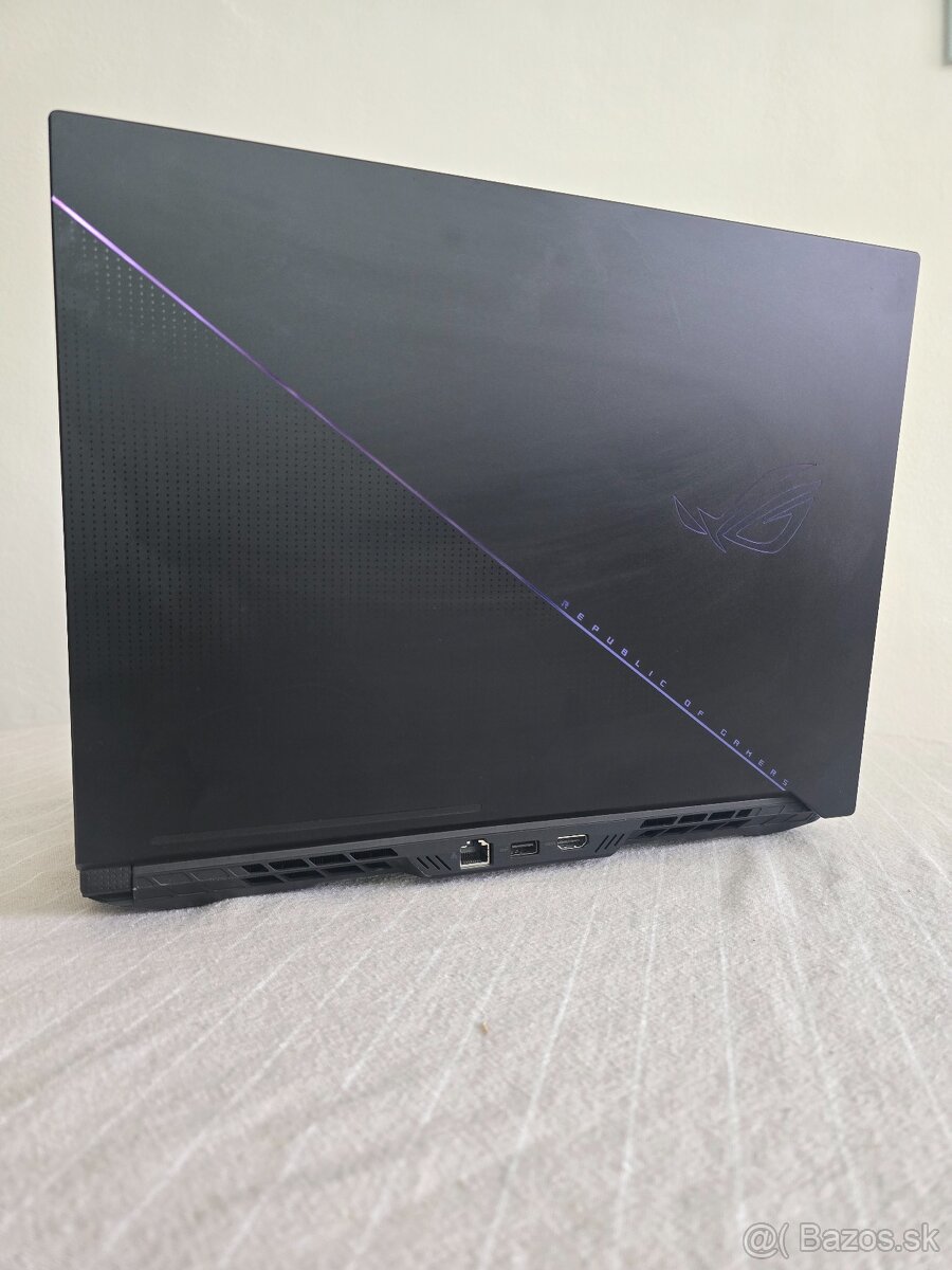 Asus ROG Zephyrus DUO16 GX650RX - 7