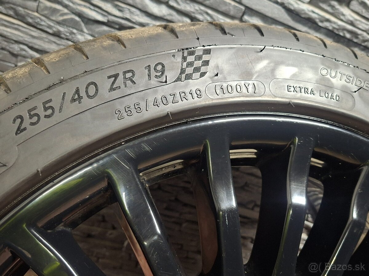 Mercedes R19 Original - 7