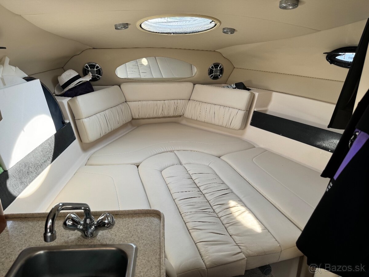 Kajutová loď Regal Commodore 2665 - 7