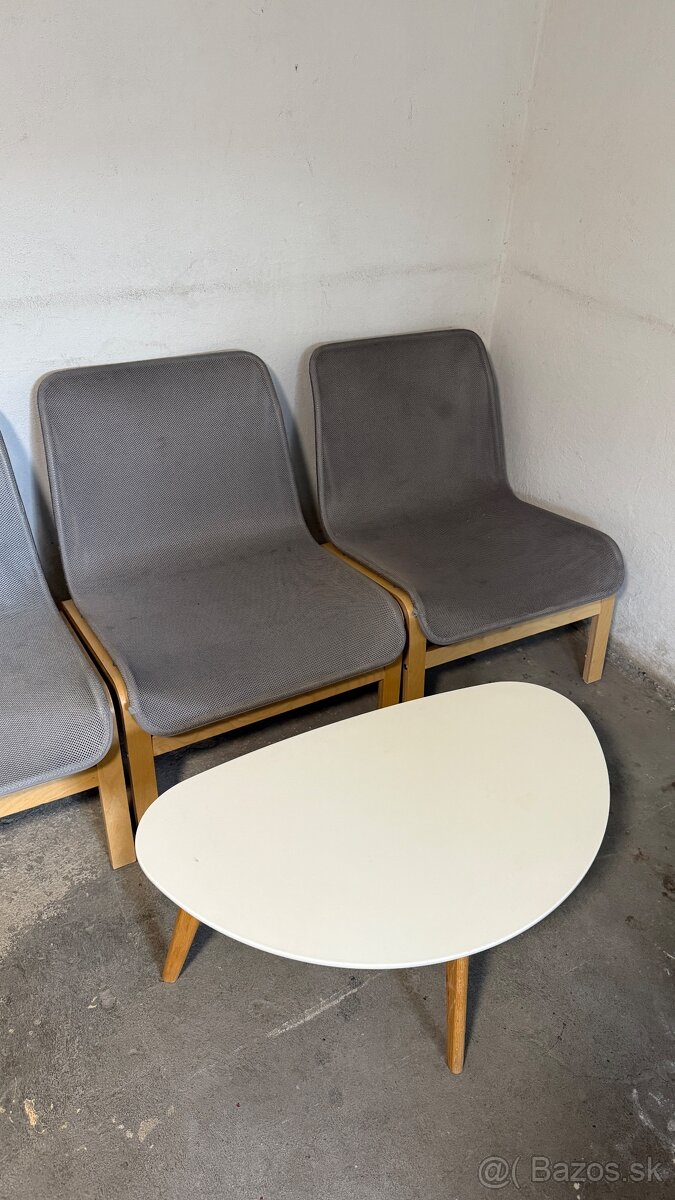 Nadčasové minimalistické kreslá - 7