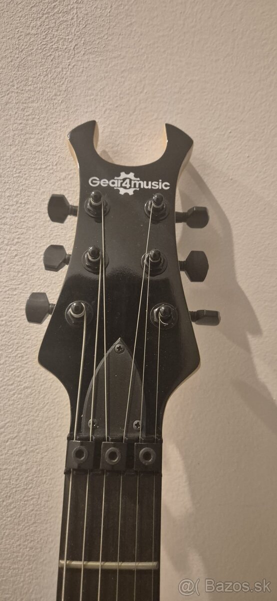 Predám elektrickú gitaru Harlem X a 15w AMP - 7