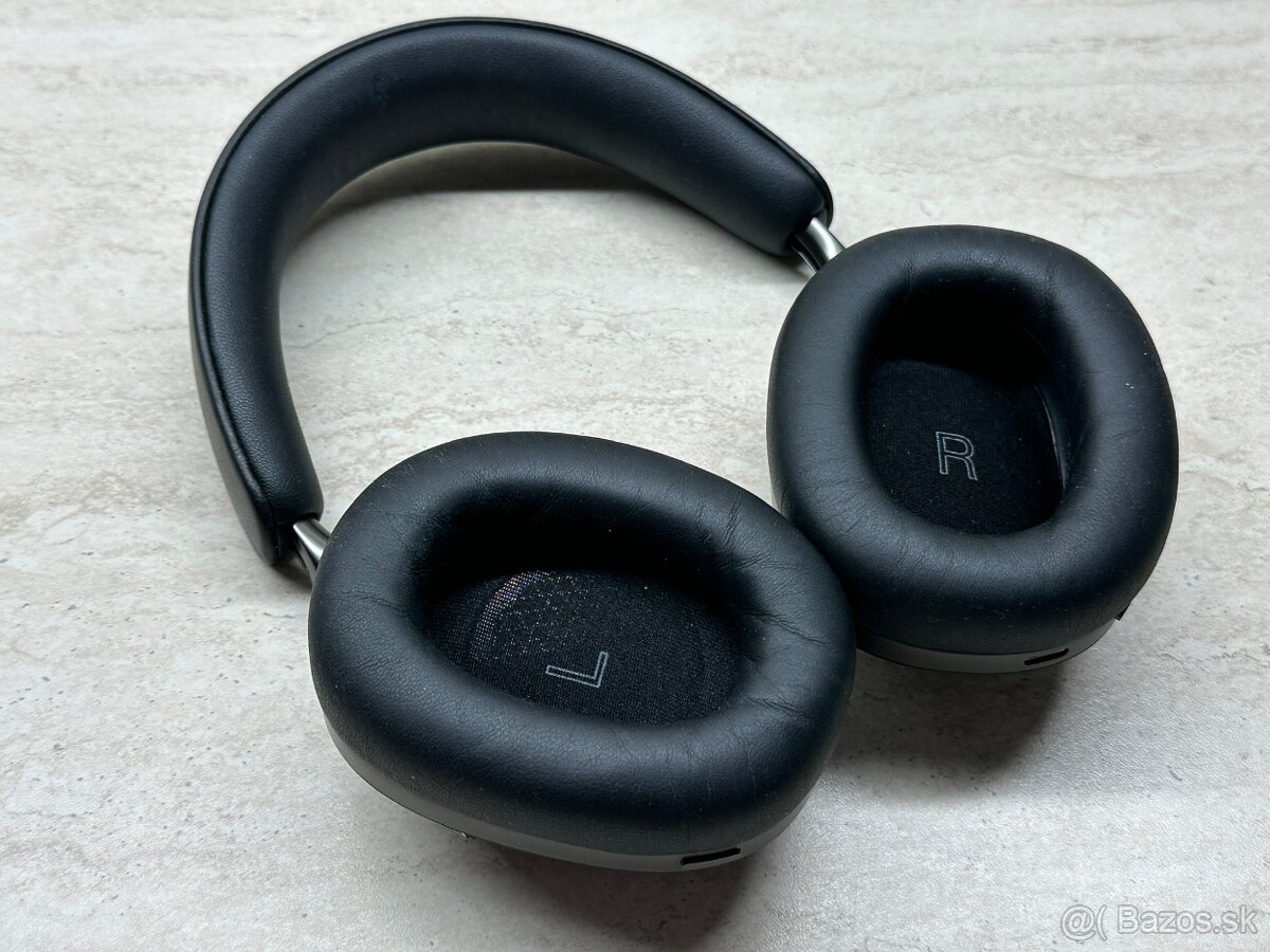Bowers & Wilkins PX8 - 7