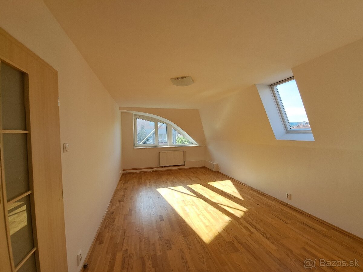 Prenajmem 3 izbový byt Krupina - 7