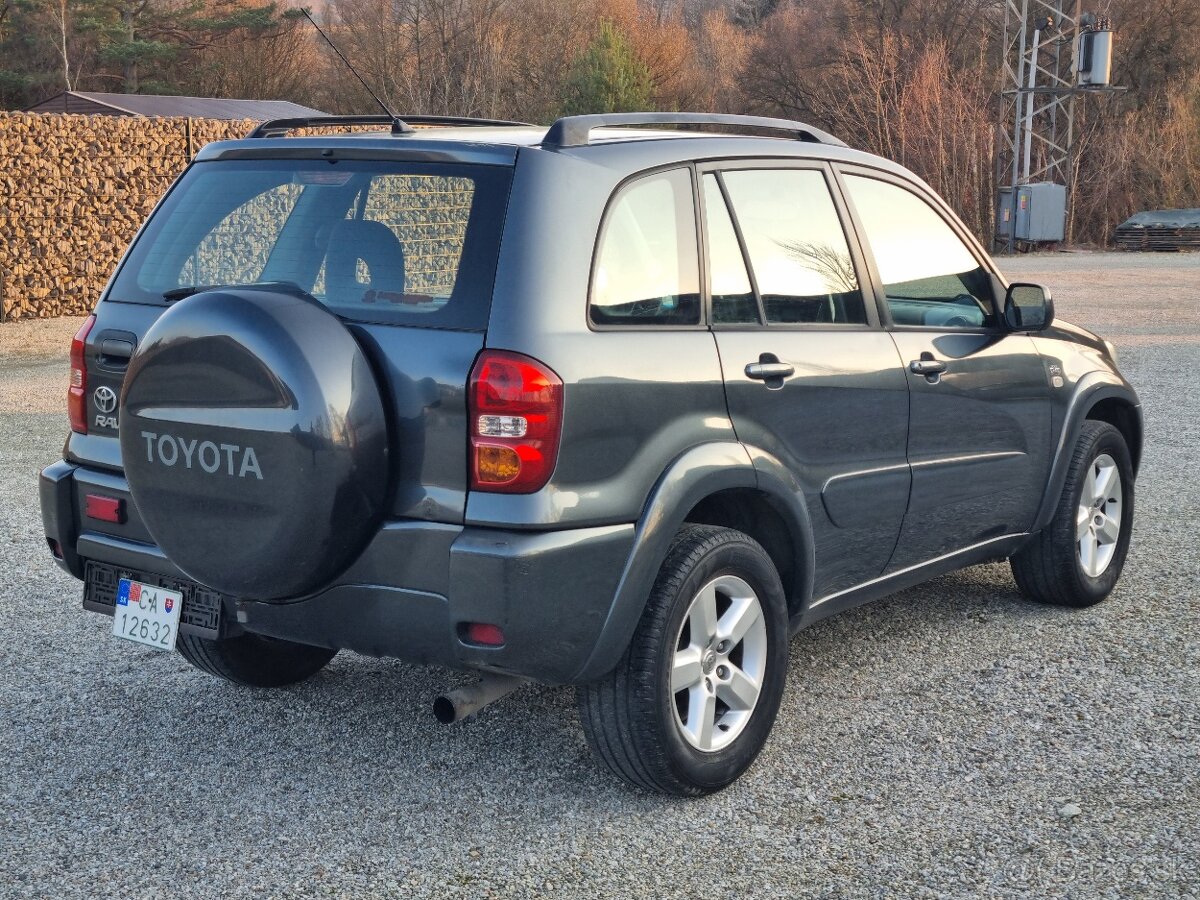 TOYOTA RAV4 2,0D4D 4x4 - 7