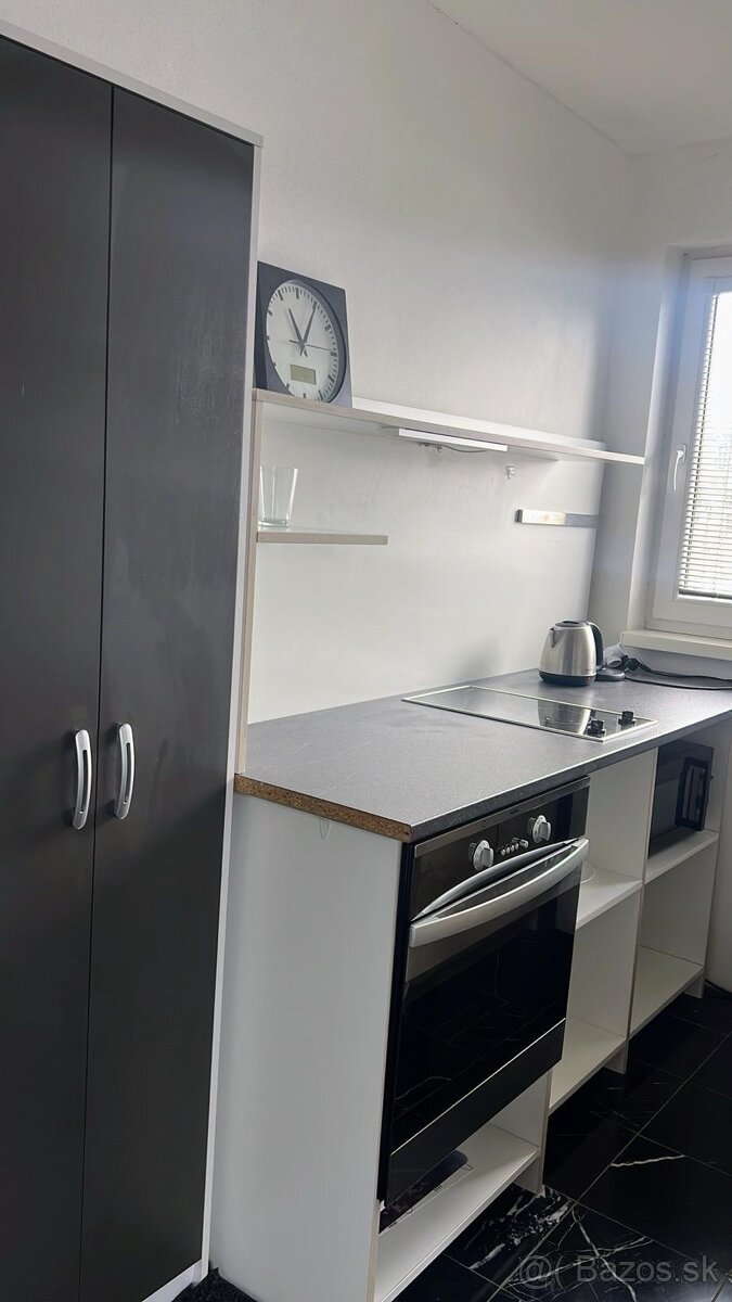 Prenájom 3 izbového bytu v RD s vlastnou vstupnou bránou - 7